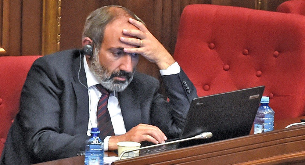 Армяне хотят отставки Пашиняна Лишь 17 % жителей Армении считают, что премьер Пашинян должен и дальше оставаться у власти, свидетельствуют данные опроса Gallup International. При этом 36,4 % считают целесообразным проведение внеочередных выборов, а 29,8 % хотели бы, чтобы Пашинян ушёл в отставку добровольно ага, щас! К уличным акциям протеста готовы 10,1 % опрошенных, а 7,6 % являются сторонниками принудительной отставки посредством формальных процедур. То, что армяне в массе своей понимают, в какую жопу тянет Армению хитрая двуличная сволочь Пашинян — не может не радовать. Однако слишком радоваться этому не стоит: добровольно власть он не отдаст, а способов оставаться у власти даже при крайне низких рейтингов в "демократической стране" западного образца придумано уже множество. Опыт показывает, что даже клопов вывести легче, чем убрать из власти прозападную грантоедскую шоблу! Канал #МОНТЯН! Все каналы #МОНТЯН! Помочь Донбассу