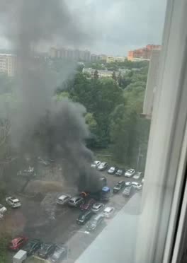 Грузовик загорелся в Коммунарке после удара током