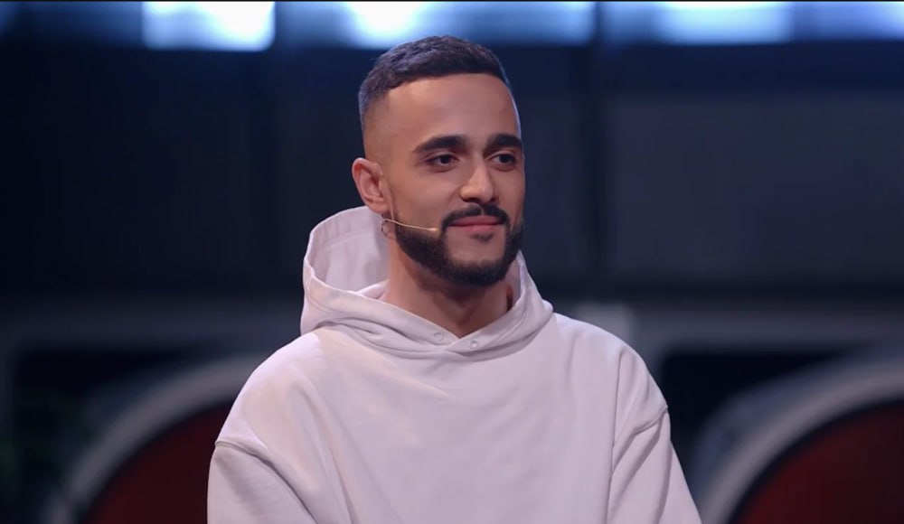 МВД России объявило в розыск блогера Гусейна Гасанова росСМИ Блогер и автор курса Мышление миллионера Гусейн Гасанов обвиняемый в отмывании денег вновь объявлен в федеральный розыск на территории России Основанием для розыска стала статья Уголовного кодекса однако какая именно не уточняется Гасанов Гусейн Основание для розыска разыскивается по статье УК Переобъявлен указано в базе vesti az