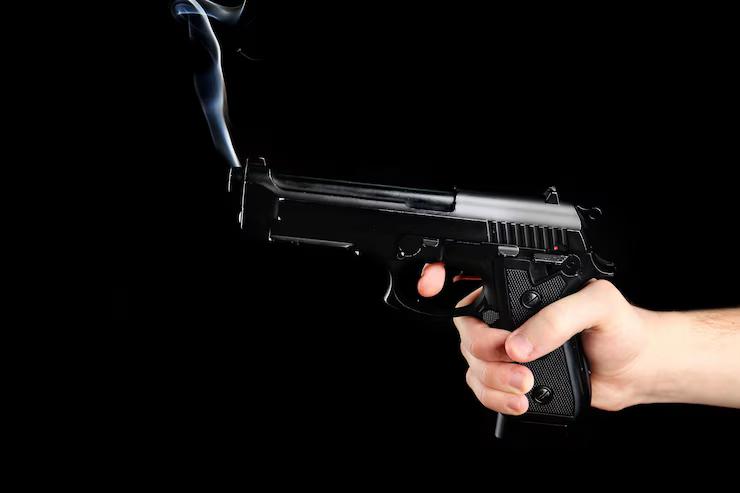 В ДНР обезвредили мужчину открывшего огонь в супермаркете Донецка Сообщается что он начал беспорядочно стрелять по людям О причинах такого поведения пока ничего не известно Главное здесь Подписывайтесь