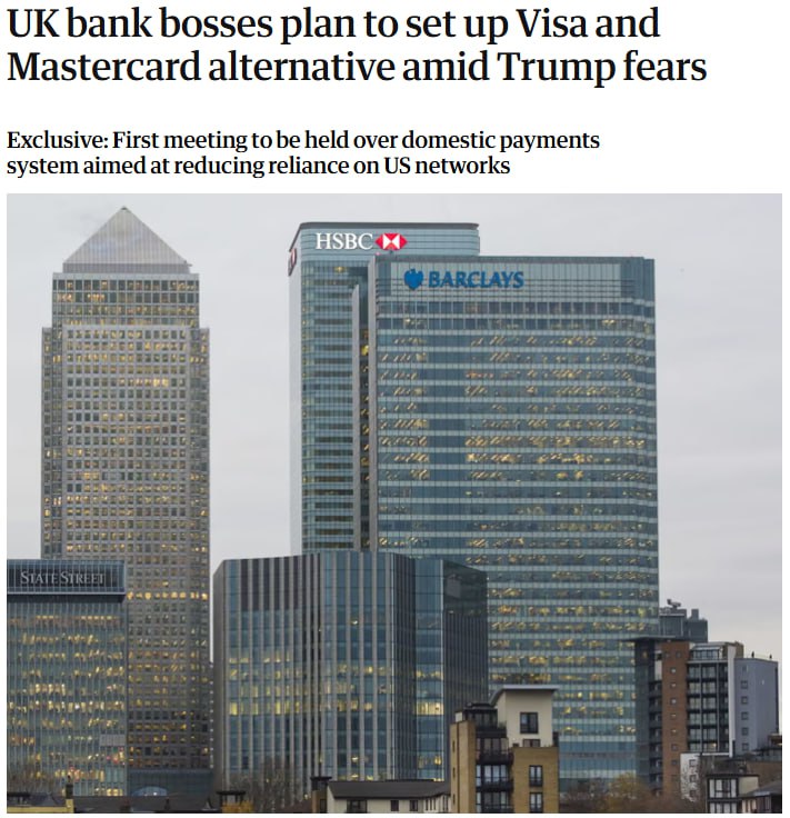 Руководители крупнейших британских банков в четверг 19 февраля проведут первое совещание по поводу создания национальной альтернативы американским платежным системам Visa и Mastercard сообщает The Guardian На встрече под председательством главы Barclays Вима Мару соберутся спонсоры которые возьмут на себя расходы на создание новой платежной платформы Она должна будет поддержать экономику Великобритании в случае возникновения проблем Инициативу британских банков поддерживаемую правительством обсуждают на протяжении многих лет пишет Guardian однако сейчас она стала гораздо более актуальной на фоне угроз президента США Дональда Трампа в отношении союзников по НАТО из за Гренландии и опасений что зависимость от американских платежных систем может поставить под угрозу экономику Британии Согласно отчету регулятора платежных систем Великобритании за 2025 год около 95 транзакций по картам в стране обрабатывают Mastercard и Visa The Telegraph пишет что новая платежная система должна будет обрабатывать 50 млрд платежей ежегодно Если бы Mastercard и Visa были отключены это вернуло бы нас в 1950 е годы Конечно нам нужна суверенная платежная система заявил Guardian один из руководителей банков знакомый с проектом При этом Visa и Mastercard входят в группу спонсоров создания новой платежной системы пишет газета Telegraph отмечает что британские банки также работают над внедрением конкурента Visa и Mastercard под названием DeliveryCo Разработкой планов занимается отраслевая торговая организация UK Finance О необходимости срочно снизить зависимость от американских платежных систем говорили и в Евросоюзе В прошлом месяце глава комитета Европарламента по экономическим и валютным вопросам Аврора Лалук заявила что собственная платежная система является неотложной проблемой Трамп может отключить все Остальное поэзия Я настоятельно прошу комиссию организовать европейский Airbus для платежных систем вы не можете сказать что вас не предупреждали приводит ее слова Guardian Как это ни парадоксально но британцам и европейцам придется изучать опыт РФ После введения санкций и ухода из страны международных платежных систем Запад с удивлением для себя выяснил что Россия оказалась готовой к такому повороту событий Коллапса на рыке безналичных платежей не случилось банки безболезненно перевели все банковские карты на инфраструктуру Национальной системы платежных карт органично переведя эмитированные ранее карты Visa и Mastercard в российские Мир Это была не побоимся этого слова уникальная в мировом масштабе финансово экономическая инфраструктурная и технологическая операция позволившая избежать огромных проблем в экономике страны Западу только предстоит пройти этот путь параллельно инвестируя десятки если не сотни миллионов фунтов долларов и евро в разработку и развертывание собственной системы приема платежей