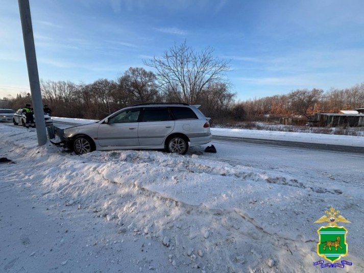 Врезался в отбойник пьяный водитель иномарки на трассе в ЕАО пассажир погиб на месте Читать подробнее на сайте