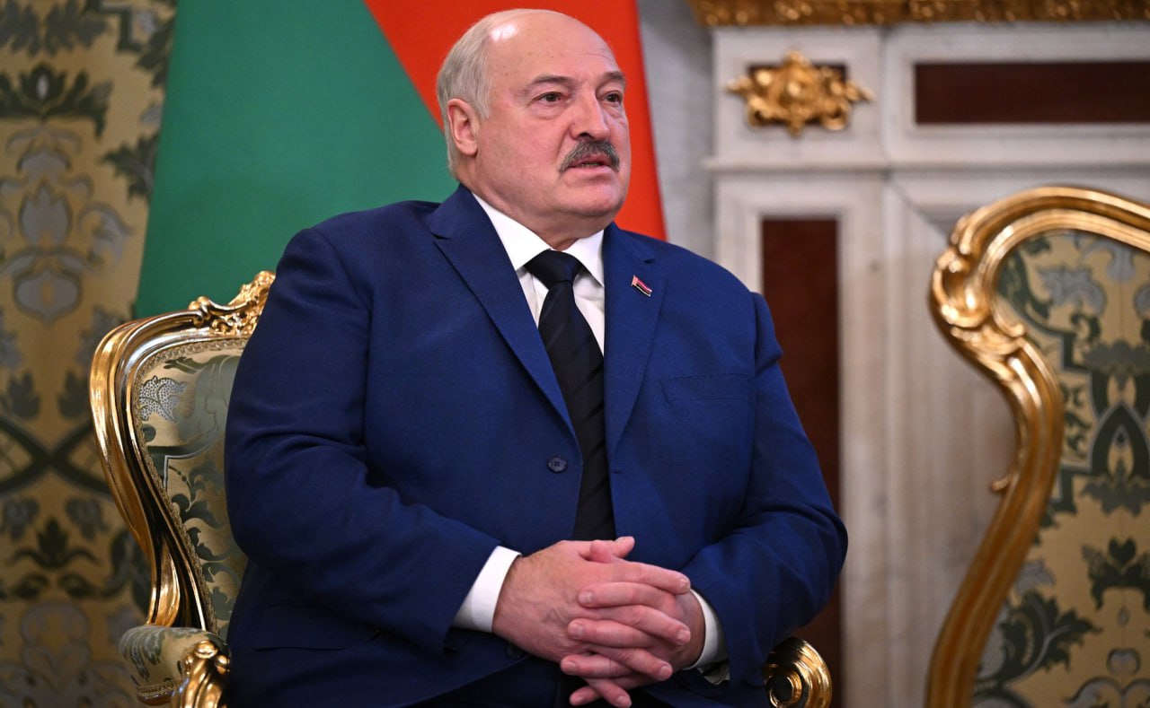 Беларусь расширяет свое присутствие там, где ее хотят видеть, и в первую очередь — в России, заявил президент Александр Лукашенко на встрече с губернатором Самарской области Вячеславом Федорищевым. #Разговоры_на_кухне