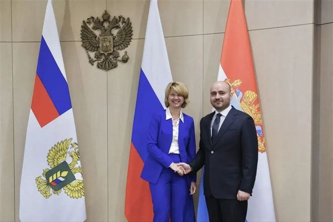 Развитие сельского хозяйства в Самарской области внедрение БАС и искусственного интеллекта Во вторник 21 октября в Москве прошла встреча губернатора Самарской области Вячеслава Федорищева с министром сельского хозяйства РФ Оксаной Лут volga news article 769083 html Фото Министерство сельского хозяйства РФ