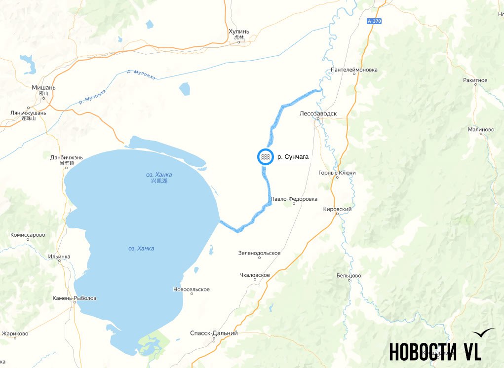 В Приморском крае снова ищут подрядчика для расчистки пограничной реки Сунгача  Правительство Приморского края спустя два года снова начало поиск подрядчика, который расчистит исток реки Сунгача на озере Ханка для того, чтобы вода из него могла быстрее уходить и не так подтапливала берега. В последний раз работы оценивались в 155 млн рублей, теперь на них выделено почти в два раза больше – 264,5 млн рублей.  Подробнее