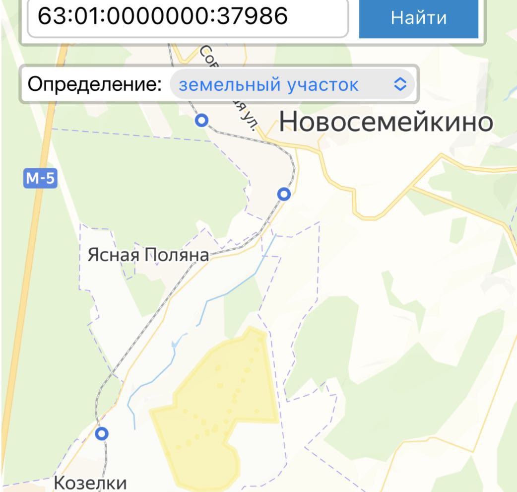 В Самаре отдадут 200 га в аренду под новые заводы Земельный участок располагается в Красноглинском районе АО Промышленные Парки предоставят без торгов земельный участок 63 01 0000000 37986 площадью 200 га в Красноглинском районе Самары Распоряжение с соответствующей рекомендацией от 21 августа 2025 года подписал губернатор Вячеслав Федорищев Земля необходима для реализации масштабного инвестиционного проекта по созданию индустриального промышленного парка Самара Рекомендовать органу местного самоуправления городского округа Самара уполномоченному в сфере распоряжения земельными участками обеспечить предоставление АО Промышленные Парки в аренду без проведения торгов земельного участка площадью 2 046 820 кв метров в Красноглинском районе указано в документе На территории парка предусмотрено формирование более 3 2 тыс рабочих мест Деятельность будущих резидентов индустриального парка вызовет не менее 750 млн рублей ежегодных налоговых поступлений в консолидированный региональный бюджет сообщал в марте председатель правительства региона Михаил Смирнов Парк Самара создан по инициативе правительства региона В распоряжении правительства указано что он создаётся в целях формирования условий для привлечения внебюджетных инвестиций создания новых рабочих мест повышения уровня жизни населения строительства промышленной инфраструктуры позволяющей реализовывать инвестиционные проекты на территории Красноглинского района Индустриальный парк разместится на земельном участке 63 01 0000000 37986 Рядом находится ж д станция Шведская слобода и село Ясная Поляна Ранее в этом населённом пункте были выделены земли для участников СВО и членов их семей В конце 2024 года в Самаре завершили распределение первых 52 х земельных участков
