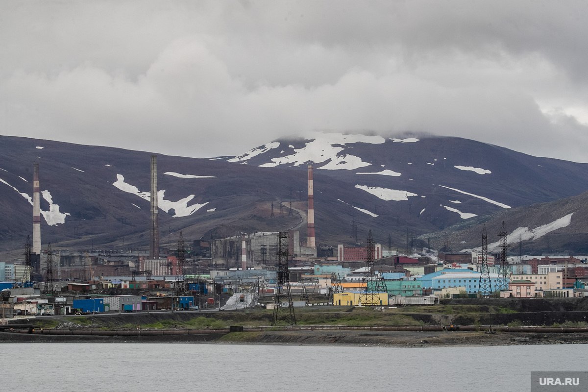 Самолеты в самый северный город мира будут летать из Перми  Речь о Норильске, где проживают более 100 тысяч человек. Самолеты туда из «Большого Савино» начнут летать с 17 февраля.  Также из Перми запустят рейсы в Нарьян-Мар.  Но по словам краевого минтранса, билеты купить на эти самолеты нельзя. На них будут летать только вахтовики.