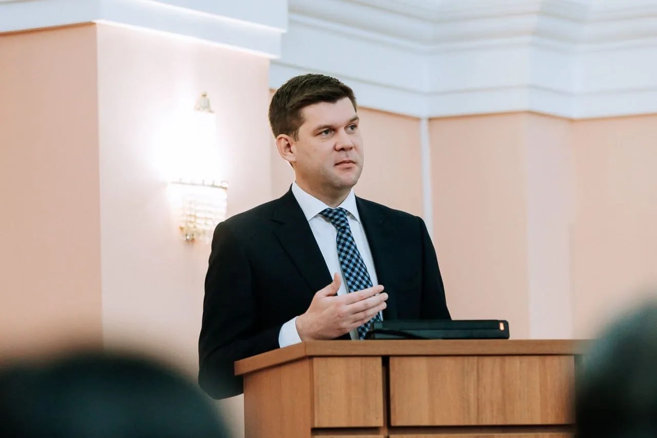 36 летний уроженец Стерлитамака Альберт Юмадилов стал главой Оренбурга Я сделаю все возможное чтобы наш город Оренбург не Стерлитамак стал лучше и комфортнее сказал он Альберт Юмадилов Кстати один из пунктов его программы воссоздание контактной сети трех троллейбусных маршрутов Совсем как в родном городе Подпишитесь на Подслушано в Башкирии в MAX и Telegram