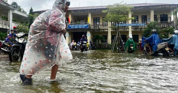 Три дня ливней в Центральном Вьетнаме От Куангчи до Куангнгая прогнозируются сильные дожди до 600 мм что может вызвать наводнения и оползни Особенно уязвимы Хюэ Дананг Зялай и Даклак где уровень рек уже повышается ливни наводнения