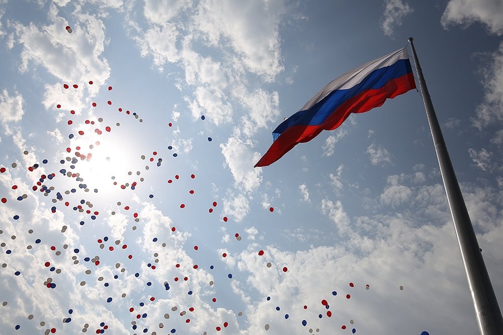 На Украине жителя Львова осудили на семь лет за видео о любви к России  Мужчина в 2024 году публиковал в TikTok ролики, в которых выражал любовь и уважение к гражданам РФ и лично к президенту страны.  Местный суд приговорил его к семи годам лишения свободы.  Ранее украинский суд приговорил студентку к 15 годам лишения свободы по статье о госизмене после того, как у нее обнаружили переписку с крестной, которая находится на территории новых регионов РФ.  Силовики сочли, что 19-летняя девушка якобы "помогала" России.