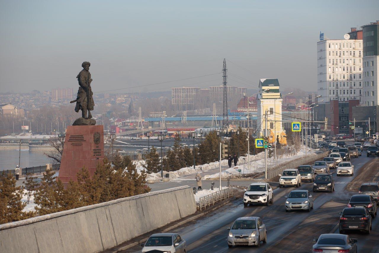 В Иркутской области установили меры социальной поддержки бойцам, принимающим участие  в контртеррористической операции на территории Курской, Брянской, Белгородской областей. Соответствующий законопроект принят депутатами Законодательного собрания региона по инициативе губернатора Игоря Кобзева, сообщили в пресс-службе правительства. Законопроектом предусмотрено, что меры социальной поддержки, указанные в Законе Иркутской области № 53-оз для участников СВО и членов их семей, распространятся на военнослужащих, принимающих участие в контртеррористической операции на территории Курской, Брянской и Белгородских областей. Режим КТО в приграничных регионах России был введен в ночь на 10 августа 2024 года.