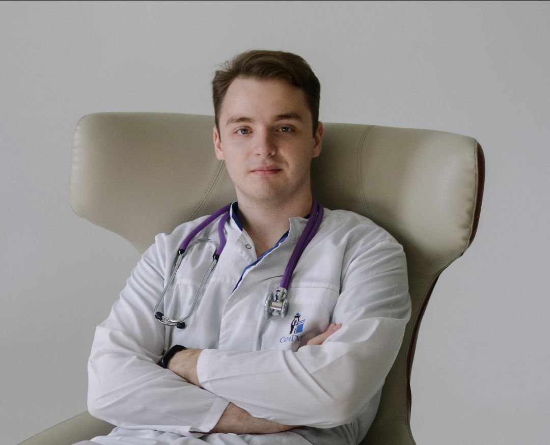 Ординатор кафедры онкологии СамГМУ Андрей Федулов стал победителем всероссийского конкурса на получение стипендии имени выдающегося ученого медика Петра Александровича Герцена Эта почетная награда является признанием высочайших достижений в учебной научной и клинической деятельности среди ординаторов онкологов со всей страны По словам Андрея Федулова для него принципиально важно не только заниматься наукой но и внедрять её результаты в практику чтобы современные методы лечения становились доступнее пациентам