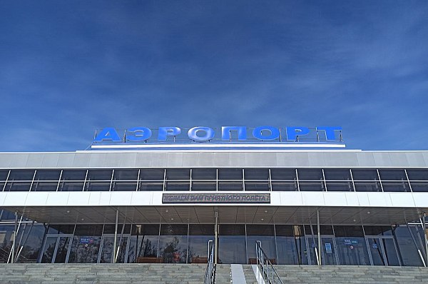 Аэропорт Братск будет обслуживать дополнительный рейс в Иркутск  Аэропорт Братск будет обслуживать еще один регулярный рейс в Иркутск. С 18 августа его начнет выполнять авиакомпания Utair. Перелеты будут осуществляться в вечернее время на самолетах ATR 72-500, рассчитанных на 70 пассажиров. Об этом сообщает AVIA.RU.  Согласно расписанию, рейс будет отправляться из Иркутска по понедельникам в 17:00, продолжительность полета составит 1 час 45 минут. Обратный рейс стартует по вторникам в 18:10, время в пути — 1 час 40 минут. Расписание будет действовать до 21 октября 2025 года.  aviaru.net/n286393