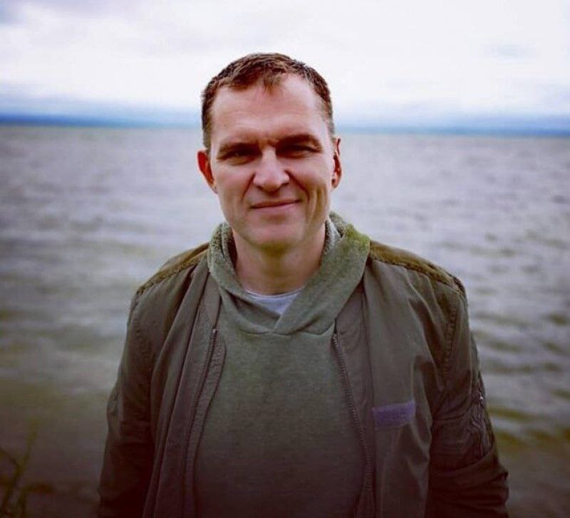 Сооснователь Deviation получил премию Андрея Сахарова 52 летний гроднинец журналист Анджей Почобут сооснователь знаменитой анархо панк группы Deviation получил премию Европарламента За свободу мысли имени Андрея Сахарова Анджей Почобут сидит в тюрьме в Беларуси по политическому делу По нашим данным анархистом сейчас себя не считает Поддержать работу Автономного Действия политзеки почобут анархизм история