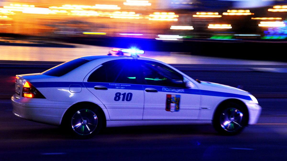 Рейд в ночном клубе Хабаровска провели сотрудники полиции Причиной проверки стали обращения граждан о том что заведение свободно посещают несовершеннолетние которым продают алкоголь Во время него правоохранителями был выявлен подросток в отношении его матери был составлен административный протокол Прочитать статью полностью Подписаться на DVHAB   Написать в DVHAB