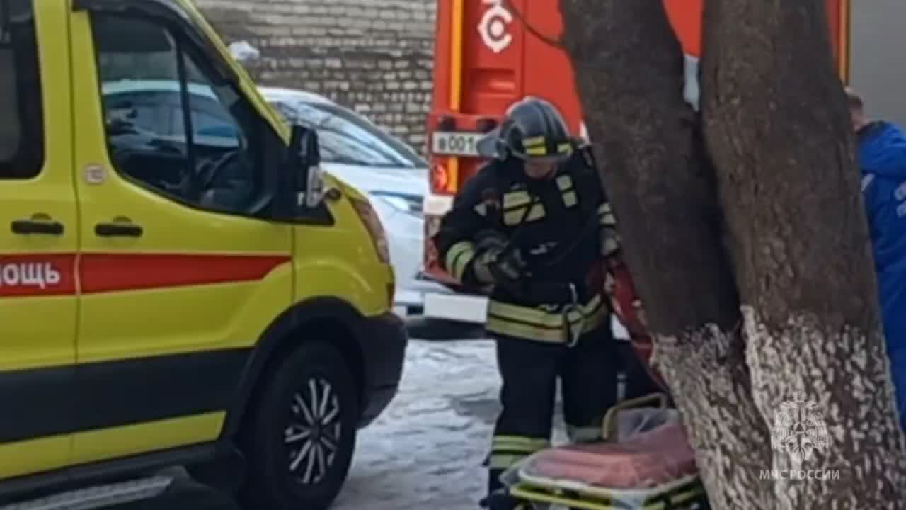 Пожар в Нововоронеже: 88-летняя пенсионерка госпитализирована после возгорания из-за свечи