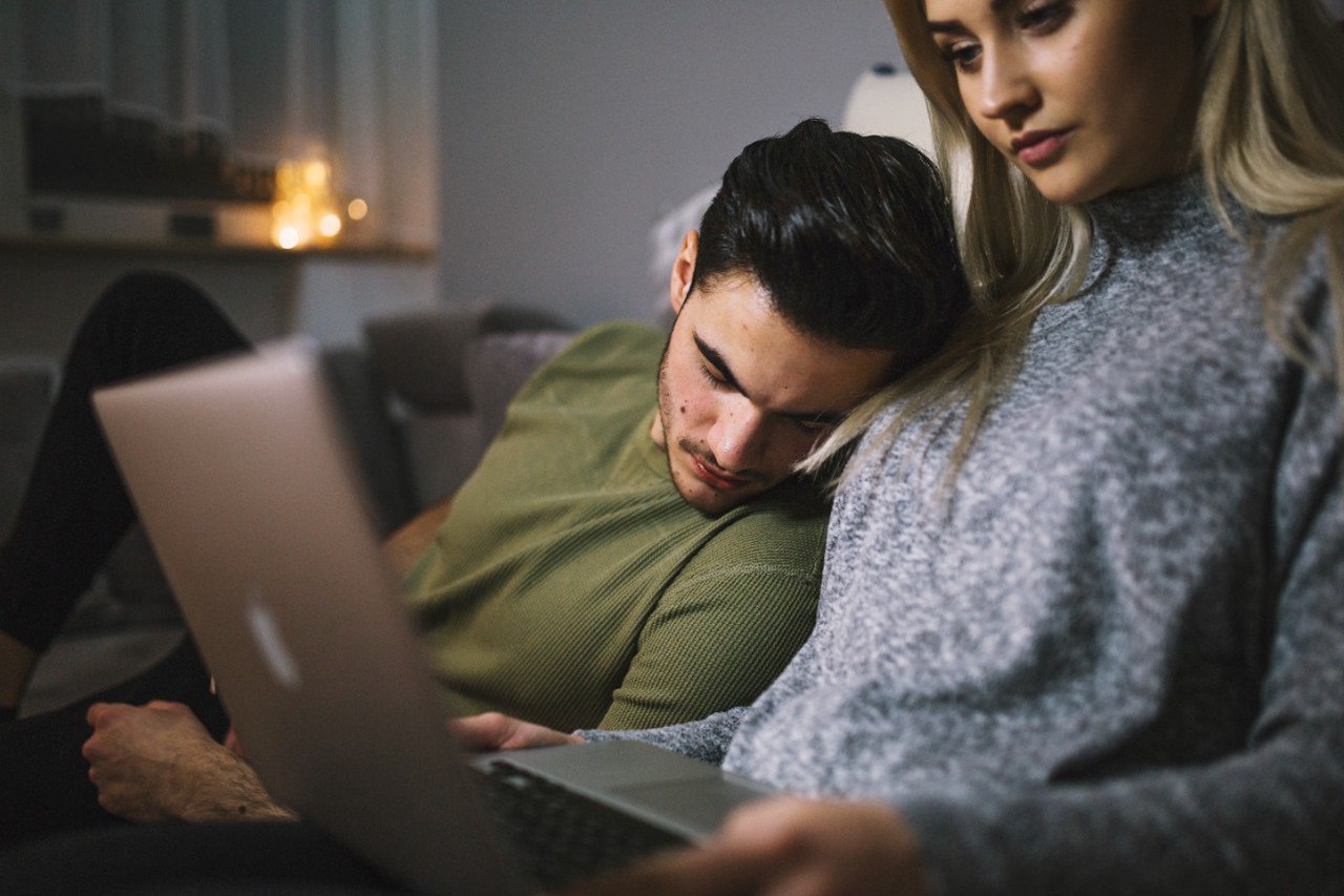 Одиноким бойцам СВО хотят искать пару Полномочный представитель президента в УрФО Артем Жога призвал активистов подготовить проект брачного агентства по поиску пары для одиноких участников СВО Мера позволит сделать реабилитацию наших бойцов эффективнее Кроме того Жога сообщил о разработке единой базы данных с перечислением всех бойцов и членов их семей Это нужно чтобы точнее понимать их потребности Подпишитесь на Абзац TG VK Дзен MAX Rutube