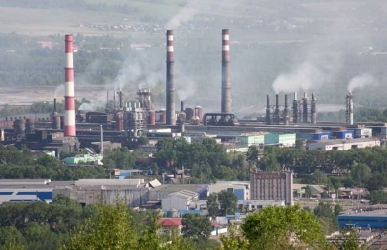 Центробанк отмечает адаптацию кузбасской экономики к угольному кризису Регулятор указывает на замедление падения добычи и рост экспорта угля в августе на 5 по сравнению с июлем признавая при этом сокращение поставок на внутренний рынок из за слабого спроса со стороны металлургов С июня господдержку получили 16 кузбасских угольных компаний ещё 12 находятся в процессе оформления отсрочек по уплате налогов и страховых взносов В то же время остаются системные ограничения логистика мировые цены и затраты на экспорт Подробнее   avant partner ru news 18332 html