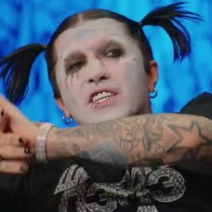 На рэпера Ганвеста завели административное дело о пропаганде наркотиков Глава Лиги безопасного интернета Екатерина Мизулина подтвердила что тексты песен исполнителя направлены на экспертизу Ранее активисты движения Сорок сороков требовали запретить его творчество в том числе трек Вика любит ПЭПЭ