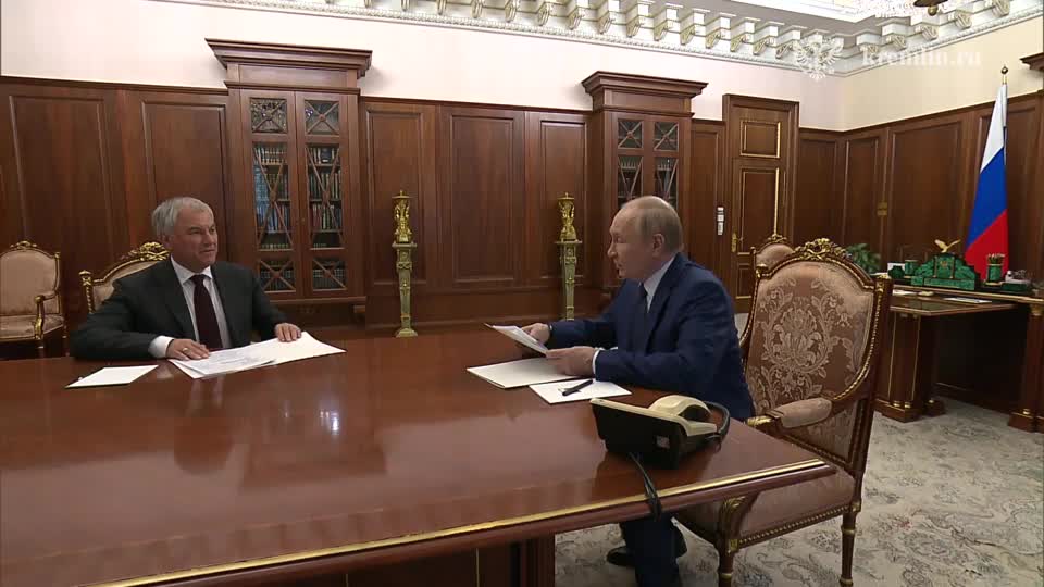 Путин поблагодарил депутатов Госдумы за работу на весенней сессии