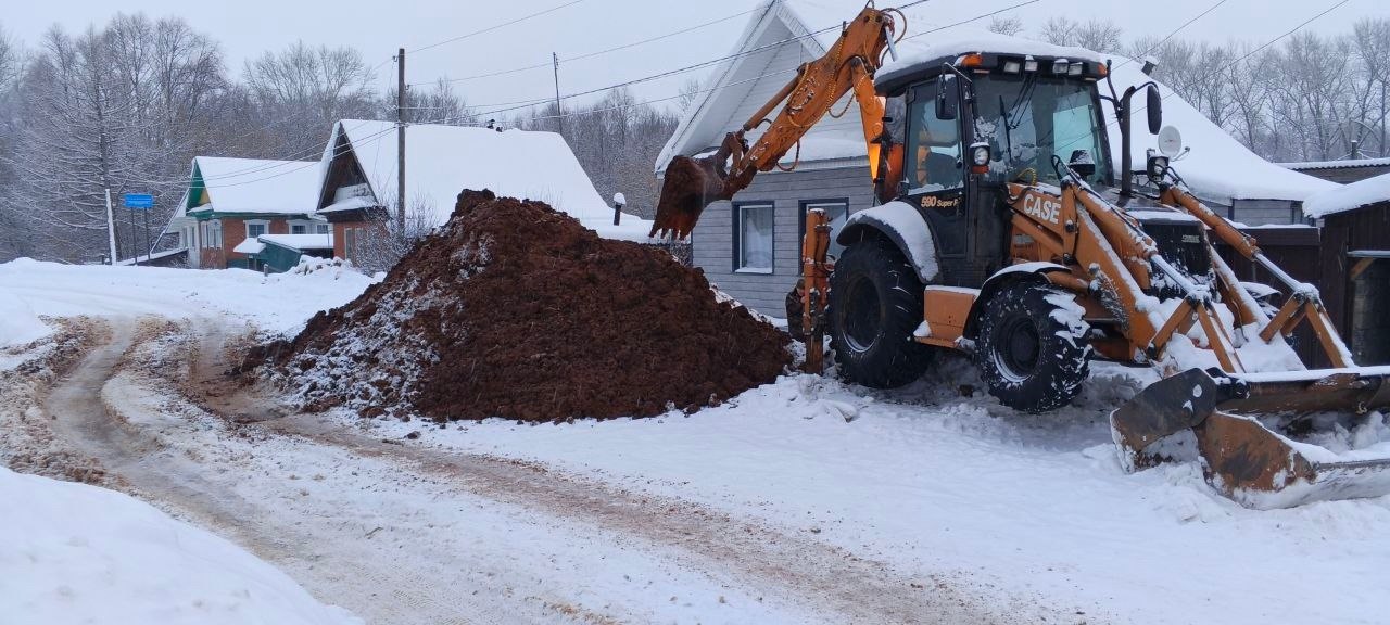 Морозные аварии 23 января в районах Удмуртии произошло сразу несколько коммунальных аварий Так в Игринском районе без света остались жители трех деревень В связи с морозной погодой сегодня утром в 04 00 часа оборвало провод электроснабжения на линии ЛЭП В результате без электричества остались деревни Бачкеево Бельское и Сундошур говорится в сообщении администрации района Подачу света обещают восстановить до 12 00 23 января А в селе Вавож и деревне Курегово Малопургинский район из за аварий на водопроводе прекращена подача холодной воды Ведутся восстановительные работы Фото Александр Деев Подписаться на нас Telegram I MAX