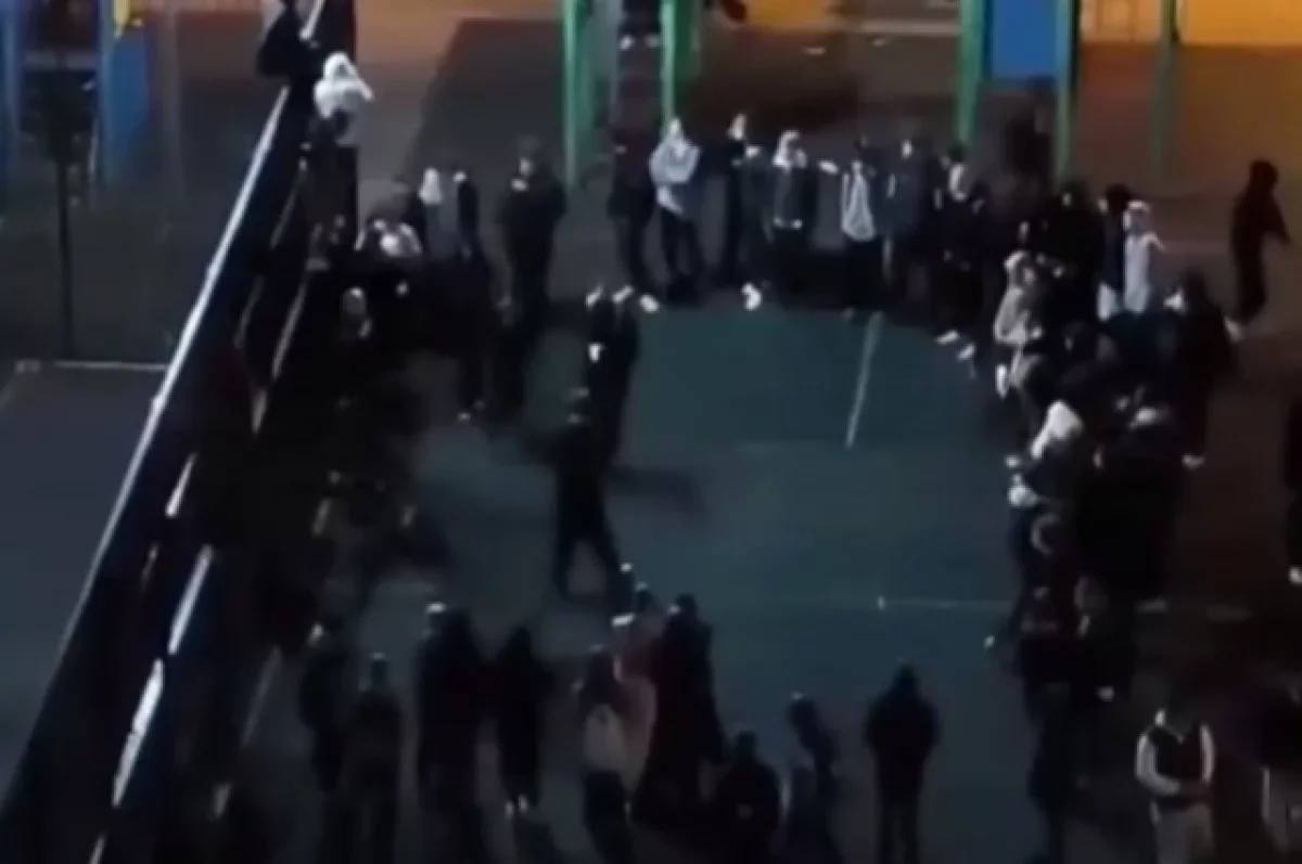 Вице губернатор Кубани пообещал контролировать ситуацию с бандой подростков Главная зачинщица бойцовского клуба 16 летняя девушка задержана Известно что она находится на домашнем обучении и живет с отцом Несовершеннолетняя состоит на учете в ПДН Мы в Мах АиФ Краснодарский край в ТГ