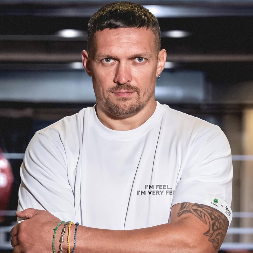 Если Бог даст Усик заявил что готов стать президентом Украины Российские пранкеры Вован и Лексус позвонили украинскому боксеру от имени президента Польши Кароля Навроцкого Может быть господин президент Но это очень сложно Если Бог даст мне шанс если Бог направит мне послание я пойду работать на благо своей страны сказал Усик Также спортсмен высказался о главной проблеме Украины Президент и его аппарат должны делать больше для людей В Киеве нет света и тепла сумасшедшее время У нас проблемы но мы должны работать Коррупционные скандалы это большая проблема Люди должны работать а если вы плохо относитесь к стране убирайтесь прочь на линию фронта или не знаю куда но вы не должны работать для людей Это главная проблема добавил бывший абсолютный чемпион мира Подписывайтесь на РИА Новости Спорт в MAX