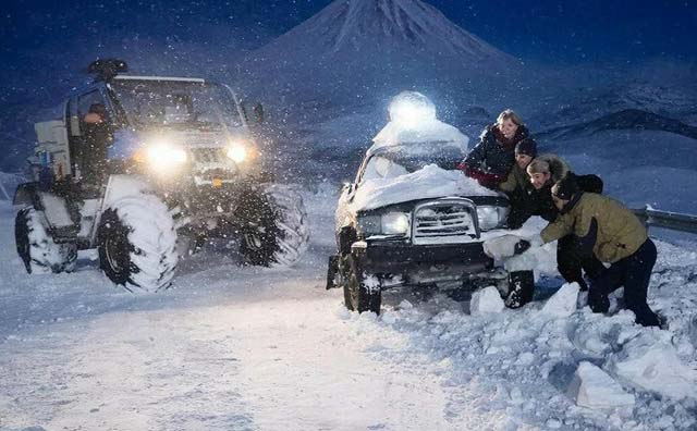На Камчатке эвакуировали туристов застрявших по пути к вулканам Путешественники попросили о помощи около двух часов ночи Специалисты поисково спасательного отряда КГКУ ЦОД подбросили компанию до остановки Подробности по ссылке   kamtime ru article be4aef4d df50 4481 bd38 63faa5dabbf9