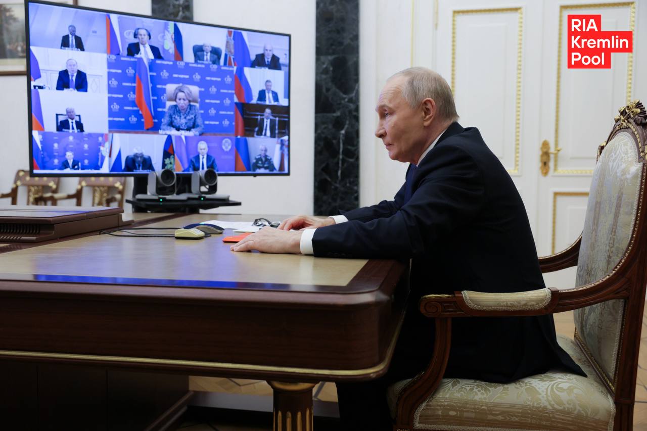 Сегодня в оперативном совещании у Путина участвовали все 13 постоянных членов Совбеза РФ