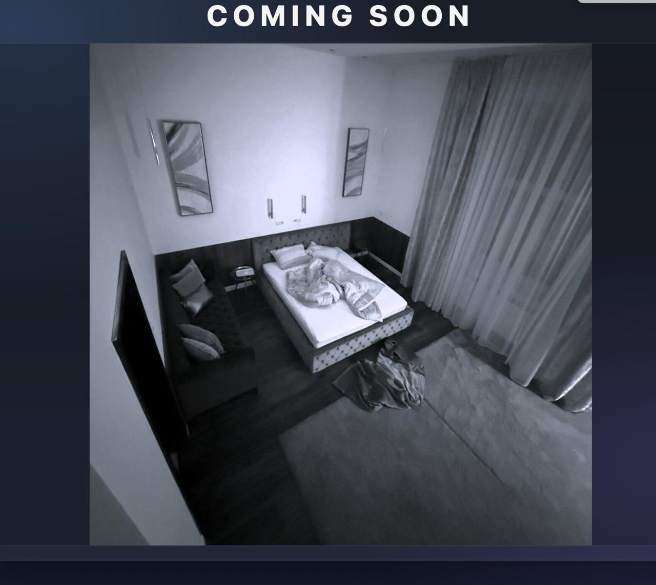 Основной оппонент Орбана на предстоящих выборах в Венгрии Петер Мадьяр попал в секс скандал В соцсетях распространилась фотография некой спальни с надписью скоро что было намеком на возможную публикацию секс видео Само видео в открытом доступе пока не появилось Мадьяр вчера записал видеообращение в котором подтвердил что такой компромат существует Он заявил что в августе 2024 года после вечеринки посетил квартиру изображенную на фото и имел добровольные интимные отношения со своей бывшей партнершей В ту ночь я не осознавал что имею дело с операцией спецслужб поэтому позволил себя соблазнить сказал он По его словам позже он понял что попал в классическую дискредитирующую ситуацию в российском стиле При этом он подчеркнул что не совершал ничего незаконного и его совесть чиста Сам политик находится в разводе Мадьяр также допустил что другие люди в квартире могли иметь при себе наркотики однако он сам их не употреблял и готов пройти тестирование Я не знаю как будут смонтированы изображения и аудиозаписи незаконно сделанные в квартире с помощью оборудования спецслужб но предлагаю обнародовать полную запись из комнаты без монтажа отметил он Мадьяр обвинил в сливе компромата правящую партию Виктора Орбана Фидес Но там отвергли любую причастность Сайт Страна X Twitter Прислать новость фото видео Реклама на канале Помощь