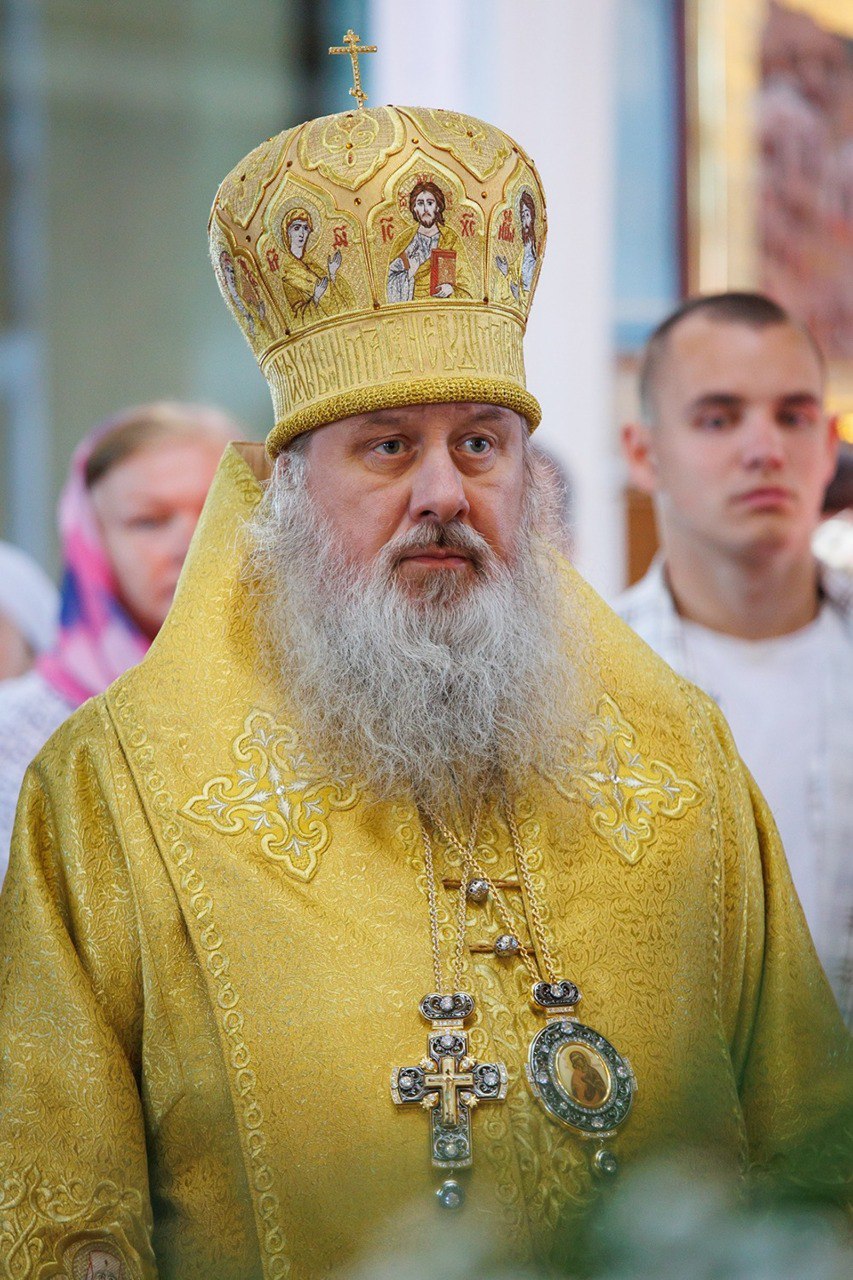 Митрополит Филарет поздравил жителей Башкирии с Рождеством Это самый значимый из христианских праздников Митрополит Уфимский и Башкортостанский Филарет в своём обращении подчеркнул значимость праздника и призвал помнить и молиться и о тех кто в эти дни исполняет свой воинский и гражданский долг защищая Отечество Он отметил что в это сложное время вера помогает проходить через жизненные невзгоды и испытания Новым главой Уфимской епархии и Башкортостанской митрополии Филарет стал в конце октября 2025 года в связи с выходом на заслуженный покой митрополита Никона При отключении интернета доступен наш канал в Max Честно говоря ВК MAX подписывайтесь