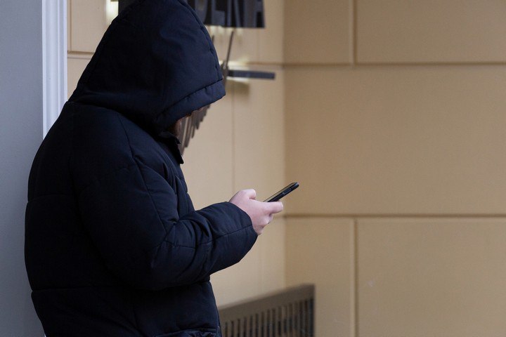 Орловцам напомнили об уголовной ответственности за обращения к "черным" брокерам Сбер в 2025 году помог выявить более 2 тыс. случаев обращений к «черным» брокерам. По оценкам банка, основное количество таких преступлений выявляют в Центральном, Южном и Уральском федеральных округах. Об этом в интервью ТАСС в преддверии ПМЭФ сообщил зампред правления Сбера Станислав Кузнецов. ↗ Прислать новость Подписаться
