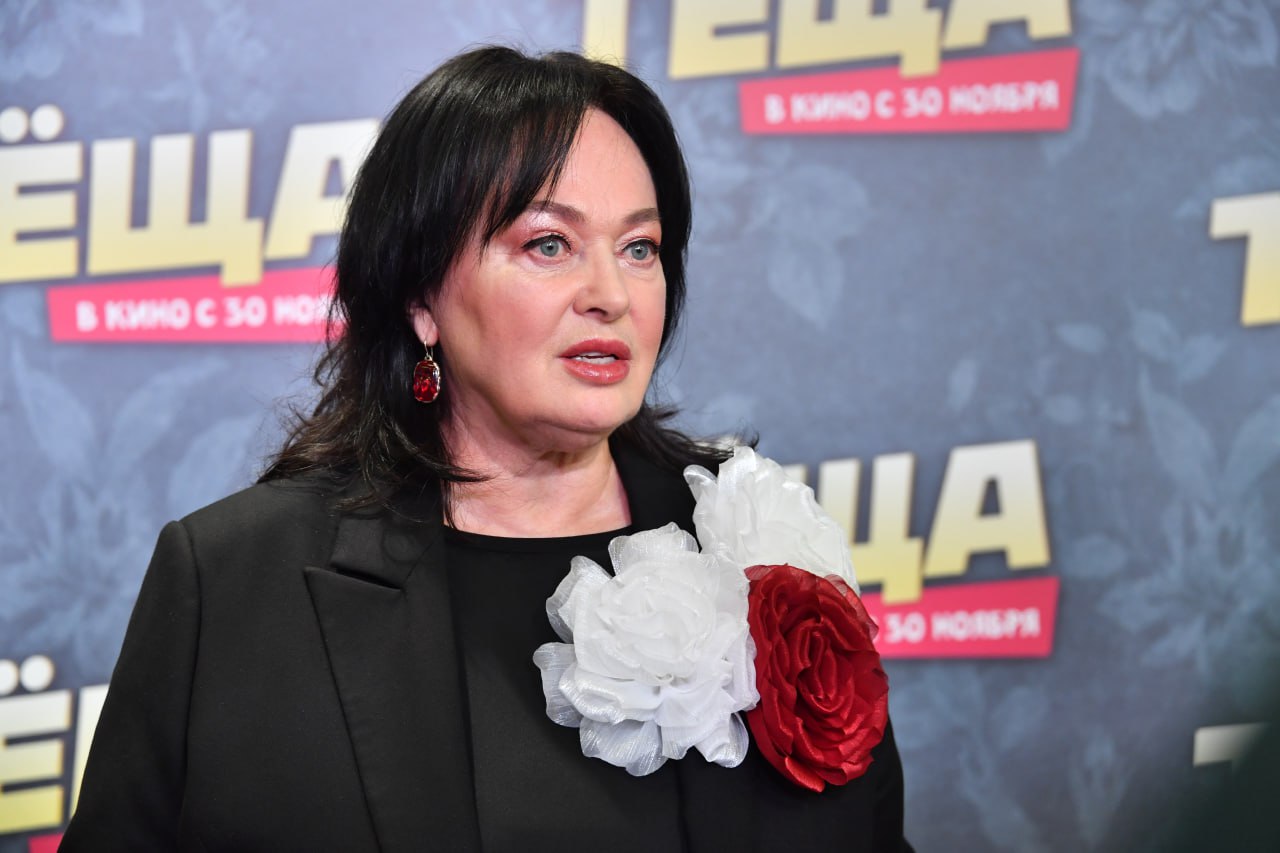 Владимир Путин поощрил благодарностью несколько десятков сотрудников Первого канала в том числе телеведущих Ларису Гузееву Александра Гордона и Леонида Якубовича Распоряжение президента опубликовано на портале правовых актов Благодарность объявлена за заслуги в области средств массовой информации и многолетнюю добросовестную работу Фото Komsomolskaya Pravda Global Look Press Следить за новостями РБК в МАХ