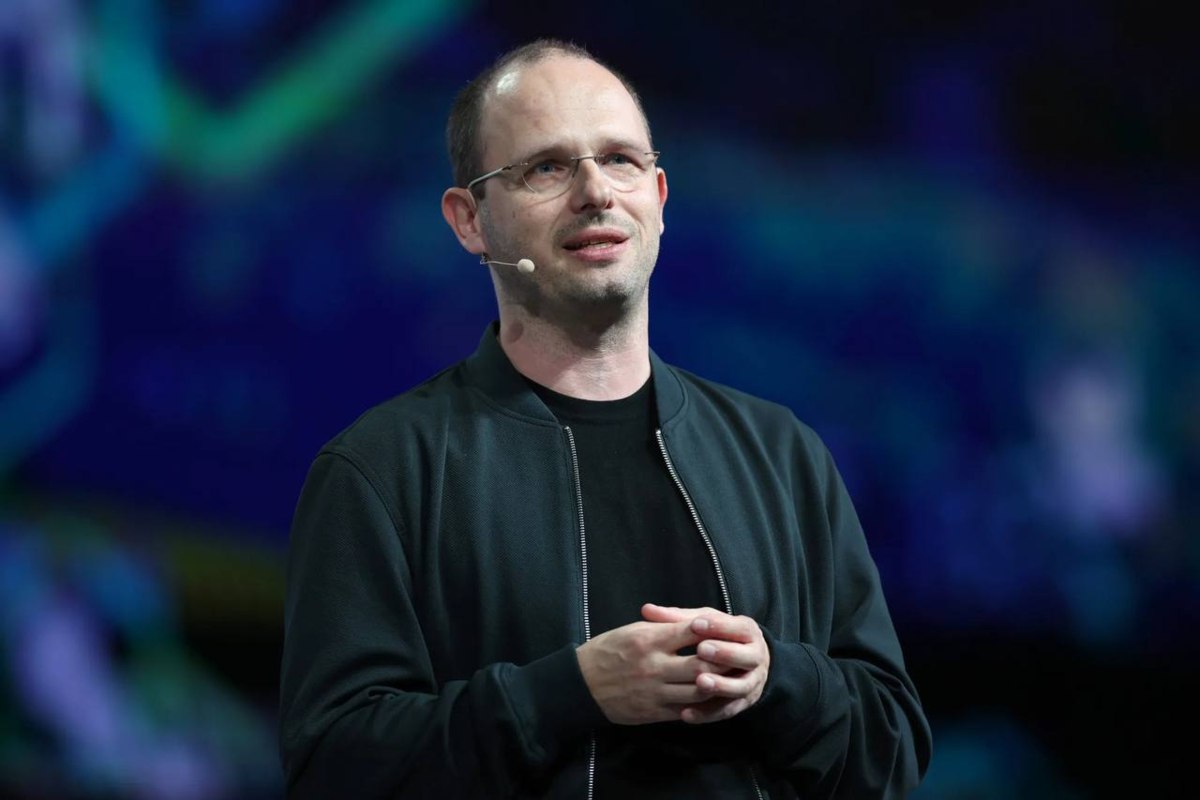 Стартап Entire бывшего гендиректора GitHub Томаса Домке разрабатывающий инструмент для совместной работы программистов и ИИ агентов привлёк 60 млн при оценке в 300 млн Entire помогает разработчикам сохранять и отслеживать контекст работы агентов vc ru invest 2732797