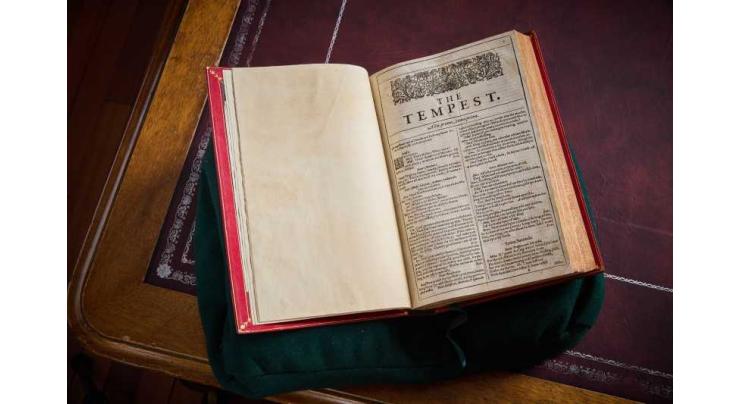 С сегодняшнего дня и до 23 ноября на Abu Dhabi Art в Manarat Al Saadiyat можно увидеть первое собрание сочинений Шекспира Книга 1623 года оценивается примерно в 21 млн дирхамов Вход на ярмарку бесплатный но нужна регистрация sysoevfmabudhabi