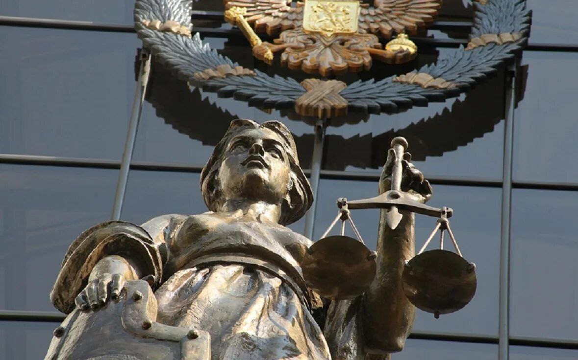 Суд обязал работодателя выплатить сотрудникам одного из муниципальных предприятий Энергодара зарплату, которая не выплачивалась более года. Энергодарский суд обязал местного работодателя выплатить сотрудникам заработную плату, которую он задерживал более года. Прокуратура обратилась с иском в защиту интересов работников, и суд удовлетворил требования прокурора, назначив выплату всей задолженности, включая пени и компенсацию морального вреда. Общая сумма долга превысила 40 миллионов рублей. В суде также рассматривали и другие дела о невыплате зарплат на предприятиях ЖКХ города. Учитывая, что задержка заработной платы нарушает Конституционные права граждан, эти дела имеют высокий приоритет и рассматриваются в кратчайшие сроки. ЗАПОРОЖСКИЙ ТЕЛЕГРАФ