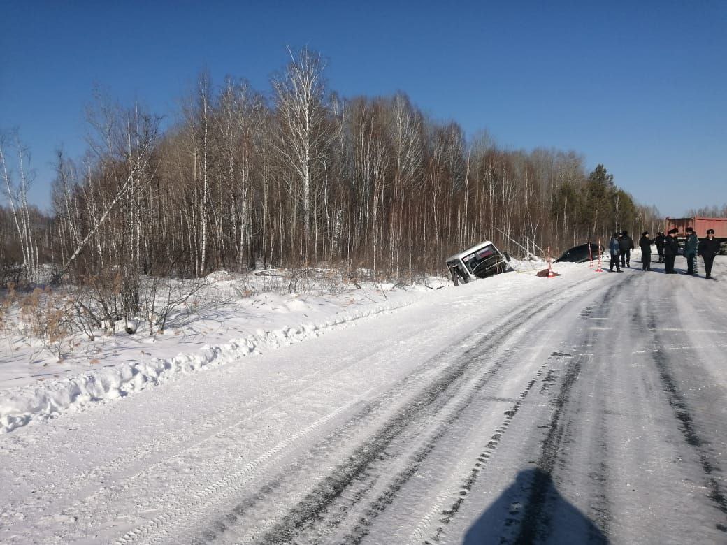 Появились фото с места массовой аварии на трассе Омск — Муромцево  Фото предоставлены УМВД России по Омской области для Om1 Омск.