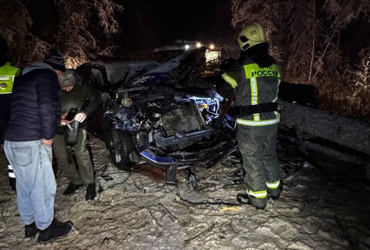 За прошедшие сутки подразделения территориального пожарно спасательного гарнизона Ленинградской области реагировали на 9 оперативных событий Ликвидировано 6 пожаров К ликвидации привлекалось 42 человека личного состава и 10 единиц техники На месте тушения пожаров проводилась работа по минимизации возможного ущерба и оказанию помощи населению Ликвидированы последствия 3 ДТП К ликвидации привлекалось 12 человек личного состава и 3 единицы техники спасено 3 человека МЧС России рекомендует проверяй тягу в дымоходе перед каждым использованием печи или камина за рулём соблюдайте скоростной режим gumchslo mchs official Подписывайся на МЧС России в MAX ВК