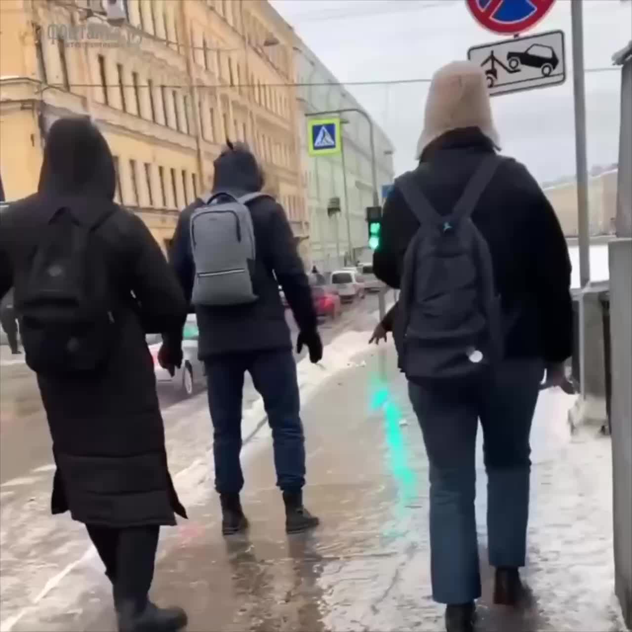 В Санкт-Петербурге объявлен желтый уровень опасности из-за гололедицы