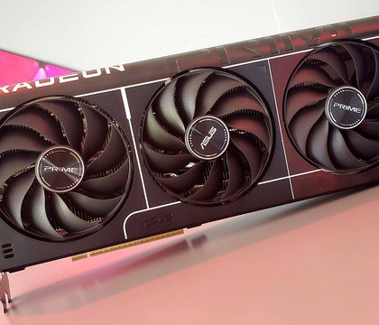 PC Gamer назвал лучшие видеокарты 2025 года В 2025 году борьба за звание лучшей видеокарты развернулась особенно остров AMD и NVIDIA подошли к новому поколению GPU с разными стратегиями и в результате пользователи получили сразу несколько по настоящему интересных решений в разных ценовых сегментах В PC Gamer назвали лучшие 3D ускорители уходящего года