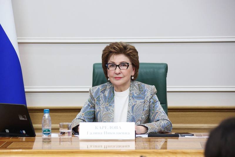 О женской энергии, новых проектах и поддержке сообщества Совет Евразийского женского форума подвел итоги первой половины 2025 года — и нам есть чем гордиться! Женские проекты были представлены на крупнейших форумах страны: от Арктики до Казани, от Якутии до Мурманска. Среди ключевых событий: старт образовательной программы “Женщина — лидер. Север и Дальний Восток — центры притяжения”; развитие проектов с женщинами-предпринимателями стран БРИКС; подписание новых соглашений на KazanForum; работа “Гостиной женщин Севера”. Взаимодействие с женщинами зарубежных стран позволяет продвигать позитивный имидж страны, содействует взаимопониманию и укреплению связей, развитию международной кооперации, обмену полезным опытом отметила председатель Совета ЕЖФ Галина Карелова. Отдельное внимание — цифровому сообществу. Подписчицы и подписчики — мужчины теперь составляют 20%! стали еще активнее: +20% за год, 22 млн просмотров, 11 млн охватов. Цифровые каналы становятся пространством не только для обмена информацией, но и для поддержки, дружбы, реального взаимодействия. На заседании Совета прозвучал важный анонс: на полях ПМЭФ-2025 будет работать зона Евразийского женского форума, где будет дан старт конкурсу “Лидеры в интересах женщин”. Более подробно об итогах заседания — на сайте Совета ЕЖФ. Фотогалерея с заседания: СФ РФ #событияЕЖФ