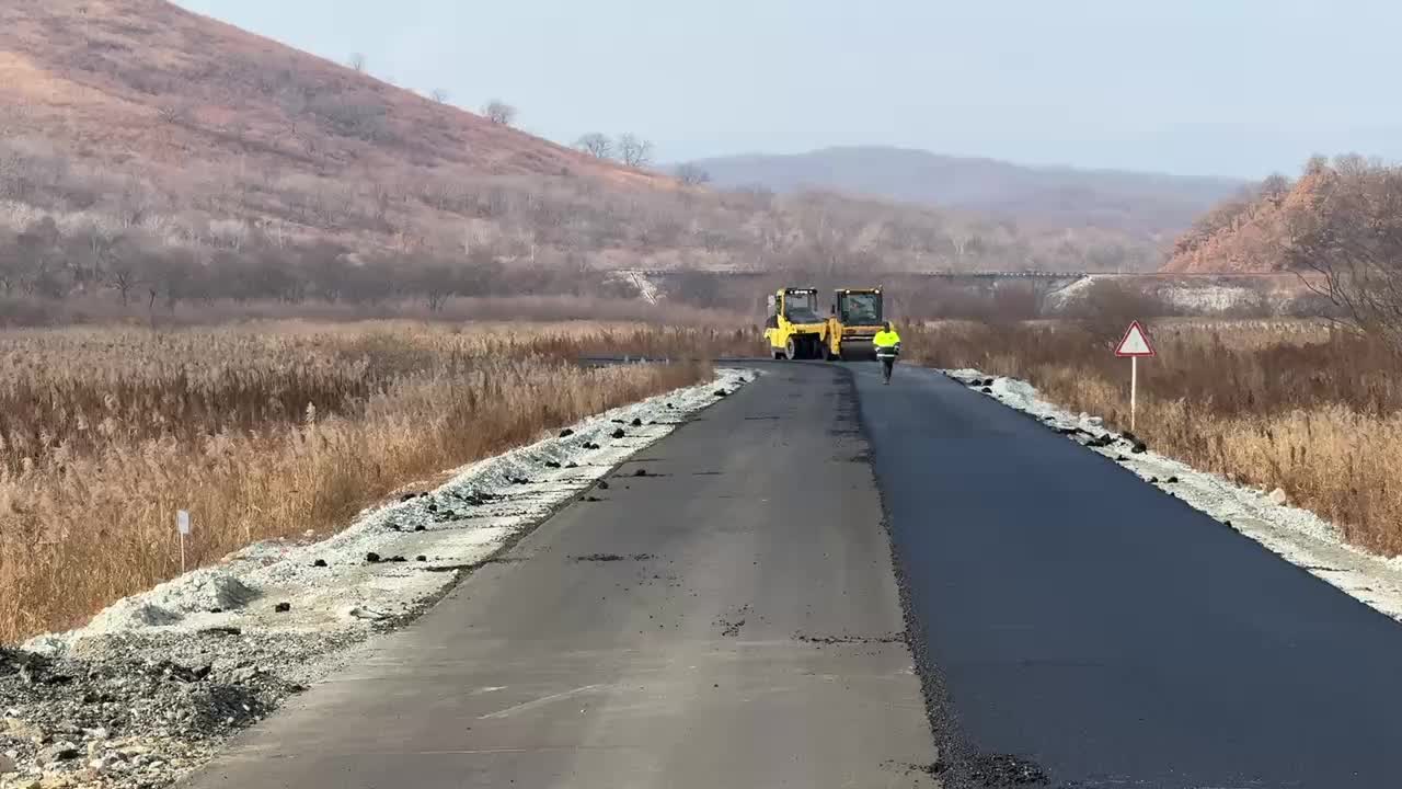 Завершение ремонта дороги к селу Безверхово в Приморье