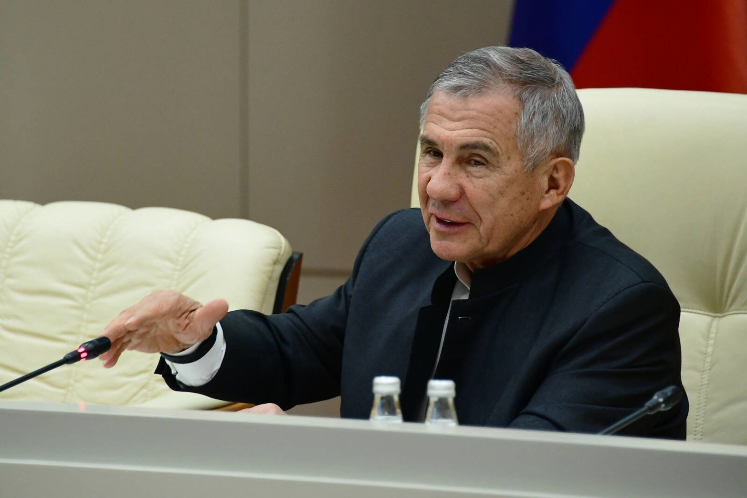 Татарстан ожидает рекордные инвестиции в 1 6 трлн рублей по итогам 2025 года По словам Рустама Минниханова республика сохраняет лидирующие позиции во внешней торговле Приволжского федерального округа с долей 28 rv shorts