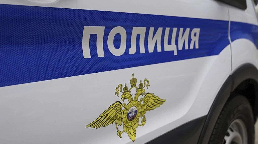 В Сунженском районе полиция задержала автомобиль,  водитель которого не имел надлежащих документов   Инспекторы отдельного батальона дорожно-патрульной службы ГИБДД МВД по Республике Ингушетия остановили на контрольно-заградительном посту «Волга-20» седельный тягач «ДАФ FT XF 105 460» с цистерной.   В ходе проверки документов полицейские установили, что у водителя просрочено свидетельство о допуске транспортного средства к перевозкам опасных грузов.    Тягач с цистерной задержан и помещён на специализированную стоянку. По данному факту полицией проводится проверка.