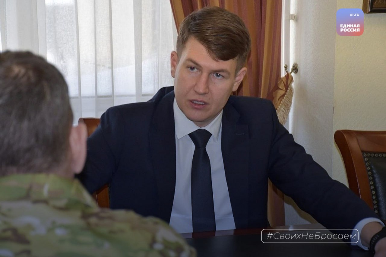 Проект «СВОй бизнес» запустят для участников спецоперации в Алтайском крае Об этом сообщил первый заместитель секретаря регионального отделения «Единой России», вице-спикер АКЗС Денис Голобородько. Инициативу единороссов поддержали в Алтайском фонде развития малого и среднего предпринимательства» и краевом отделении «Опоры России». Подобная программа обучения бойцов ведению собственного дела запущена в нескольких регионах. В Алтайском крае ее будут развивать в рамках партийных проектов «Предпринимательство» и «Моя карьера с Единой Россией» при поддержке экспертов из предпринимательского сообщества. Набор участников программы начнется в ближайшее время. Больше информации на нашем сайте.