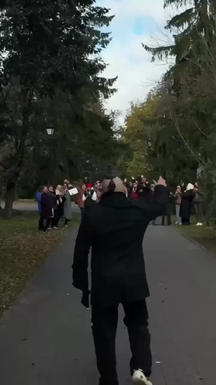 Вадим Самойлов посадил уникальный клён в Екатеринбурге в день своего 64-летия