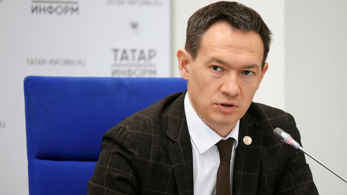 Бывший мэр Альметьевска назначен сенатором РФ от Татарстана Тимур Нагуманов с 2019 года занимал должность главы Альметьевского района В 2024 году он покинул пост и стал помощником раиса Татарстана Прошлым сенатором РФ от Татарстана был Александр Терентьев Он занимал эту должность с 2022 года Фото Коммерсантъ Владимир Антонов kommersantkazan