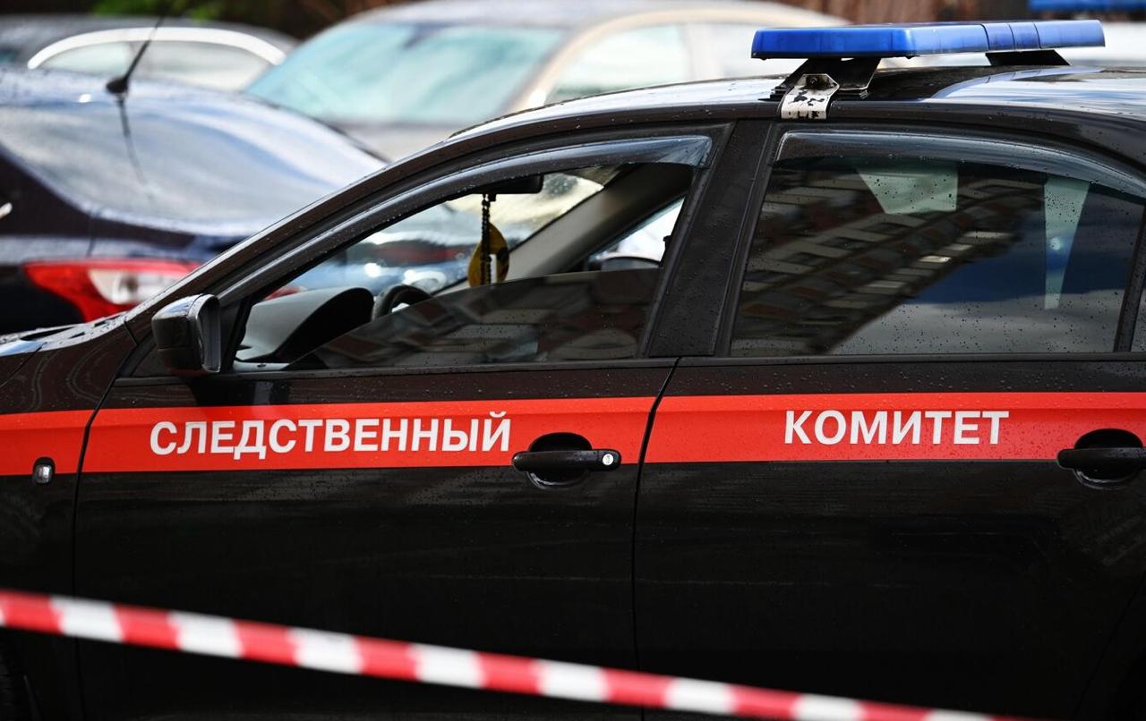 Несовершеннолетний поджег релейный шкаф на железнодорожной станции в Ступине доложили в СУ СК по Московской области Подросток через мессенджер получил предложение от украинских спецслужб совершить теракт за деньги Он поджег шкаф на железной дороге но вознаграждения не получил Поджигатель арестован Ему предъявлено обвинение в теракте