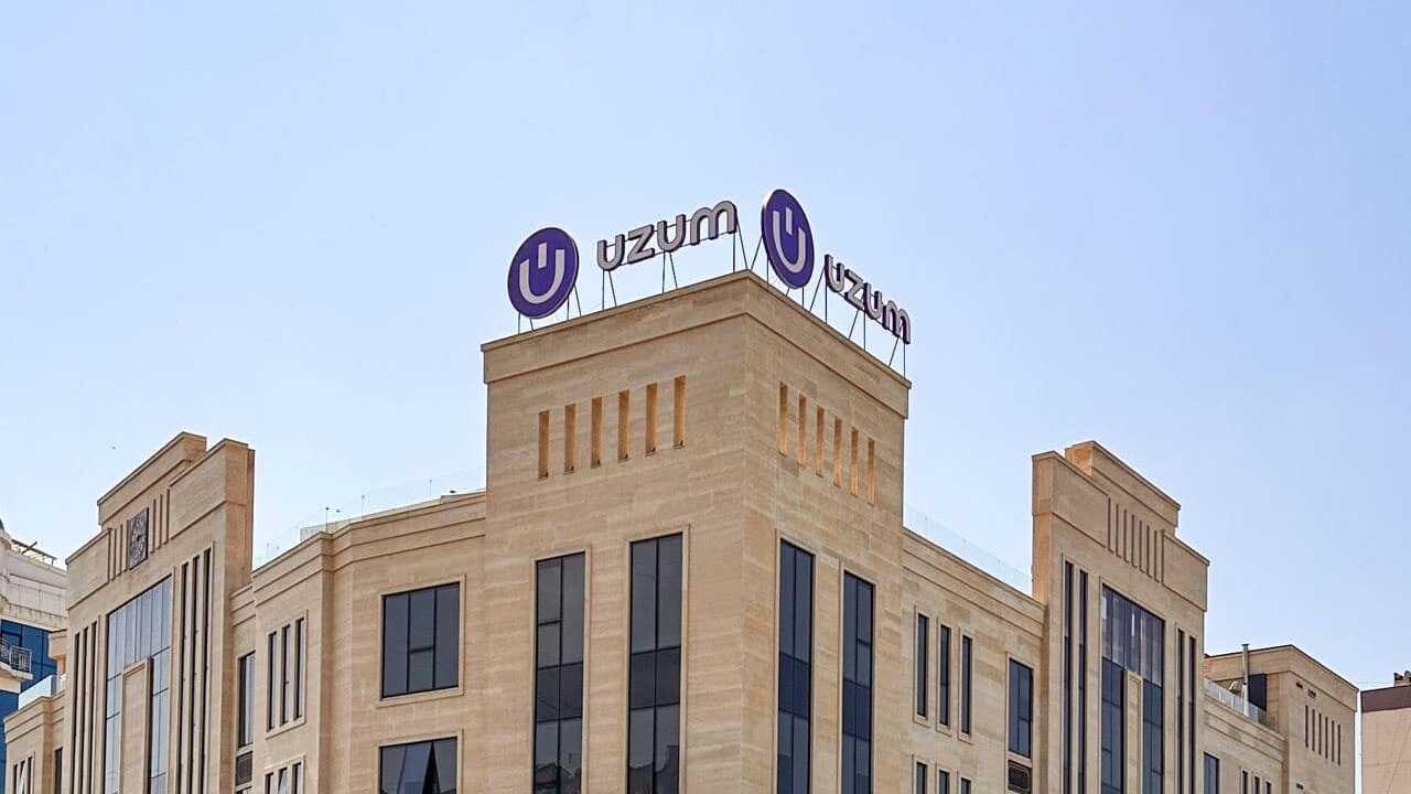 Uzum как драйвер роста рынка капитала экосистема разместила первый выпуск облигаций Uzum успешно разместил рекордный для Узбекистана выпуск беззалоговых облигаций на 300 млрд сумов со ставкой 25 и сроком обращения 2 года Экосистема Uzum продолжит размещение облигаций на внутреннем рынке Узбекистана рассматривая этот инструмент не только как способ привлечения фондирования но и как осознанное содействие развитию рынка ценных бумаг страны Telegram Facebook Instagram LinkedIn Сайт