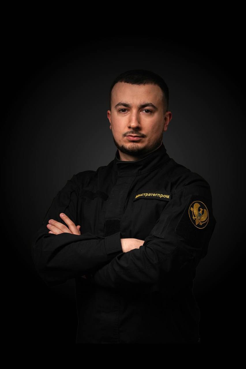 Владимир Зеленский назначил Давида Алояна заместителем Секретаря Совета национальной безопасности и обороны Украины Алоян ранее занимал должность заместителя министра по вопросам стратегических отраслей промышленности Украины Вач Говорит Подписаться